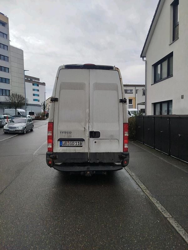 Gebraucht Iveco Daily 170 PS (125 kW) 2010 Weiß Van / Kleinbus