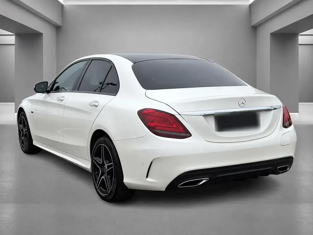 Gebraucht Mercedes C300e AMG 194 PS (142 kW) 2020 Weiß Limousine