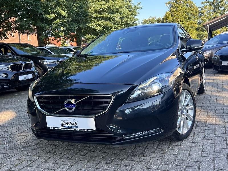 Schwarz Gebraucht 2012 Volvo V40 Summum Kombi | 9.950 € (Etwas zu teuer) - Bild 1/4