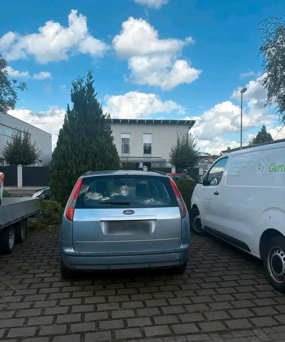Gebraucht Ford Focus Trend 116 PS (85 kW) 2005 Blau Kombi