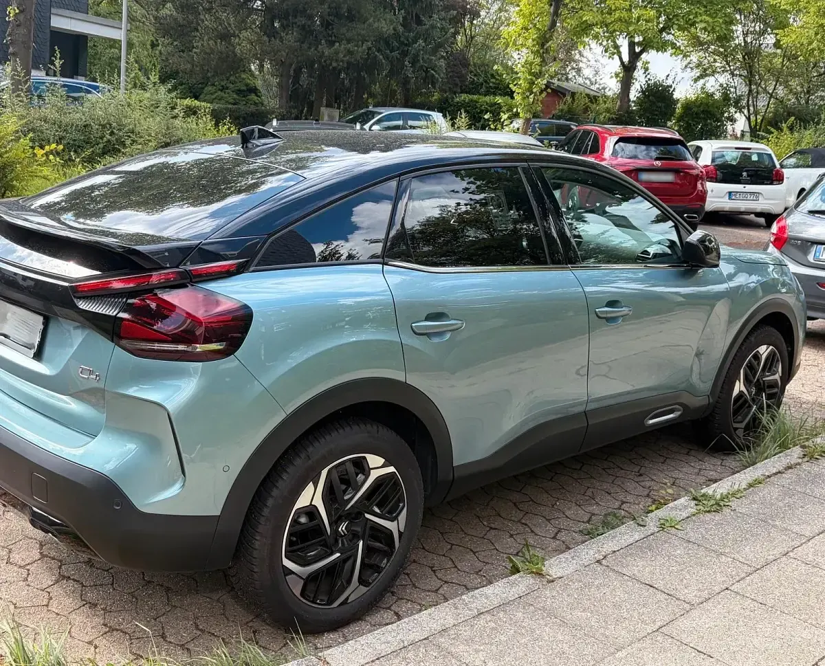 Gebraucht Citroën C4 Shine 130 PS (95 kW) 2023 Blau SUV