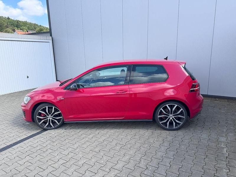 Rot Gebraucht 2014 VW Golf VII GTI Limousine | 13.000 € (Guter Preis) - Bild 1/4