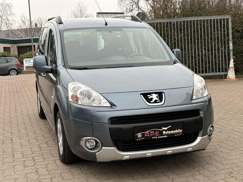 Gebraucht Peugeot TePee 92 PS (67 kW) 2012 Grau Van / Kleinbus