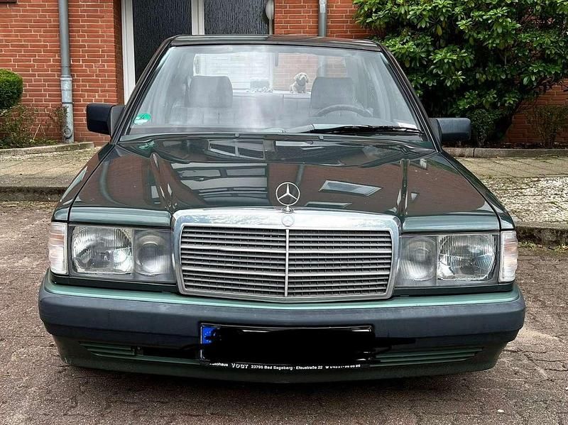 Grün Gebraucht 1989 Mercedes 190 Limousine | 2.999 € - Bild 1/4
