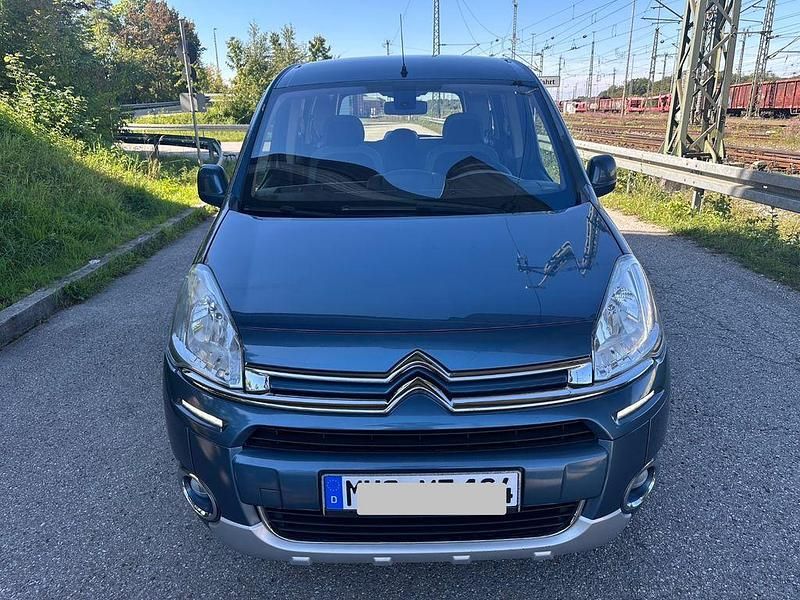 Blau Gebraucht 2014 Citroën Berlingo SELECTION Van / Kleinbus | 6.499 € (Guter Preis) - Bild 1/4