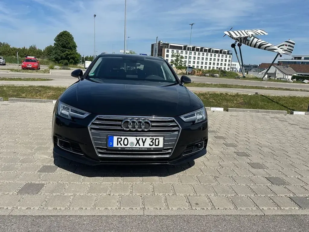 Gebraucht Audi A4 Sport 150 PS (110 kW) 2018 Schwarz Kombi