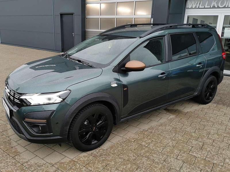 Gebraucht Dacia Jogger Extreme 110 PS (80 kW) 2025 Zederngrün Van / Kleinbus