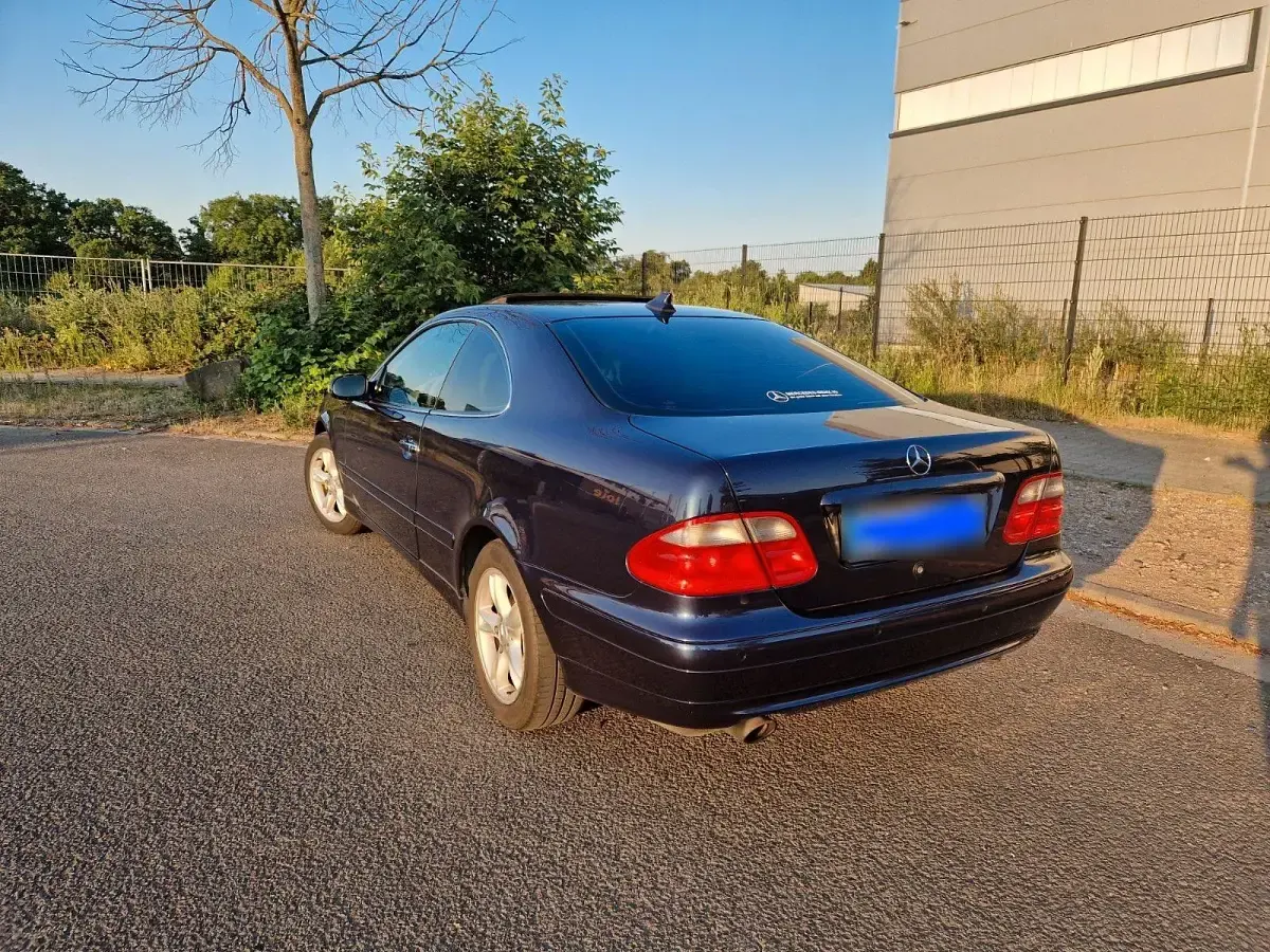 Gebraucht Mercedes CLK230 193 PS (141 kW) 1999 Blau Coupé