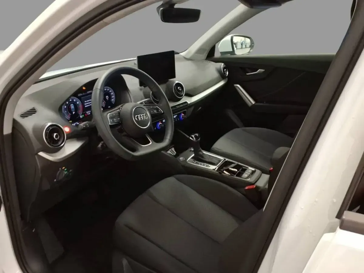 Gebraucht Audi Q2 Advanced Plus 150 PS (110 kW) 2025 Gletscherweiß metallic SUV