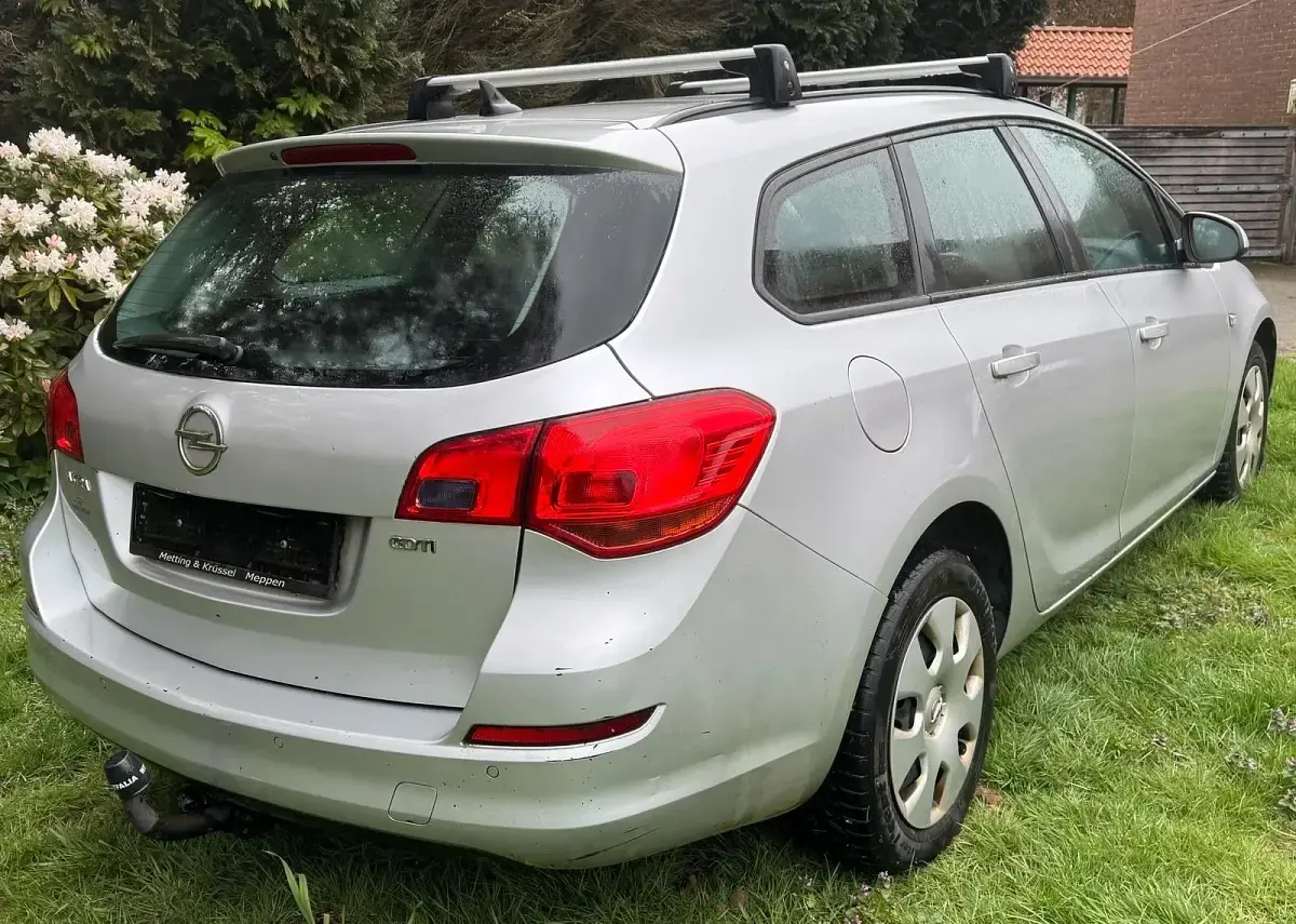 Gebraucht Opel Astra Sport 110 PS (80 kW) 2012 Silber Kombi