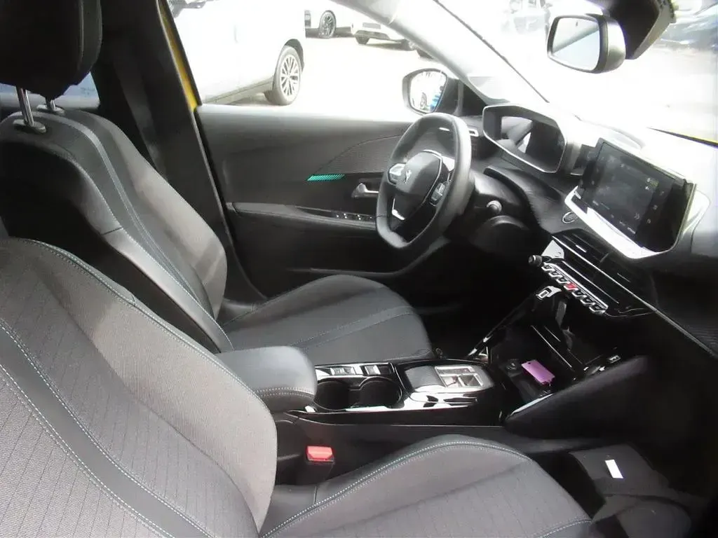 Gebraucht Peugeot e-208 Allure 100 kW (136 PS) 2022 Kleinwagen