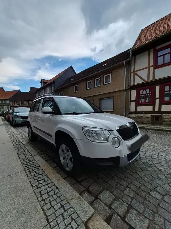 Gebraucht Skoda Yeti Ambition 122 PS (89 kW) 2013 Weiß SUV