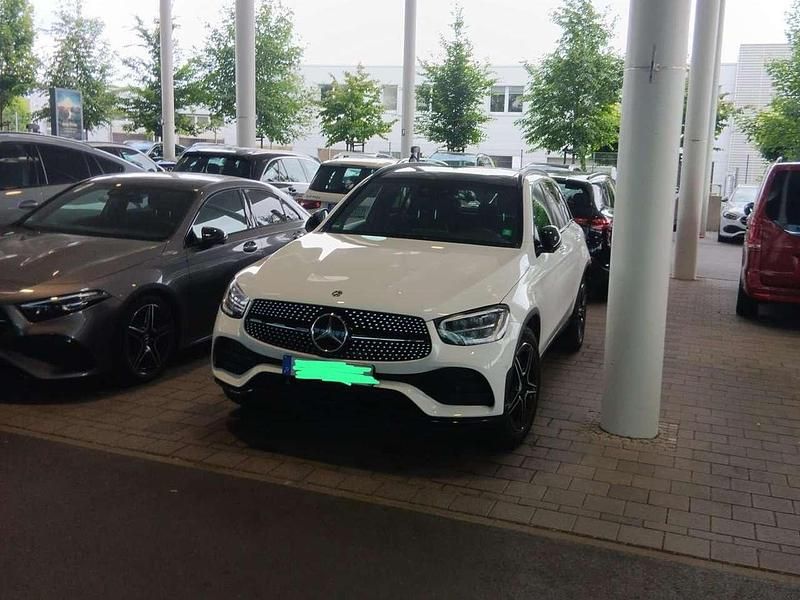 Gebraucht 2019 Mercedes GLC200 AMG line SUV | 30.900 € (Etwas zu teuer) - Bild 1/4