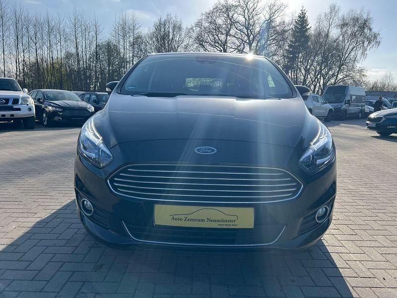 Gebraucht Ford S-MAX Titanium 150 PS (110 kW) 2019 Schwarz Van / Kleinbus