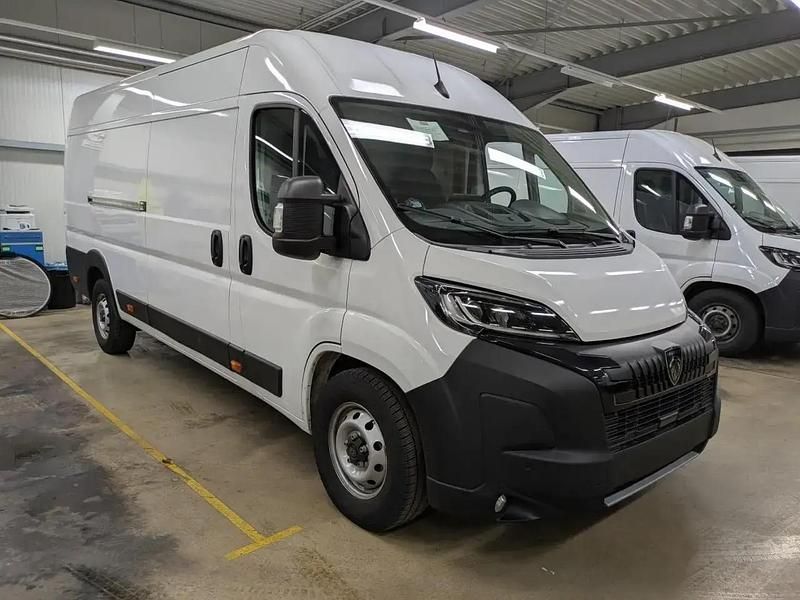 Gebraucht Peugeot Boxer 179 PS (131 kW) 2025 Weiß Van