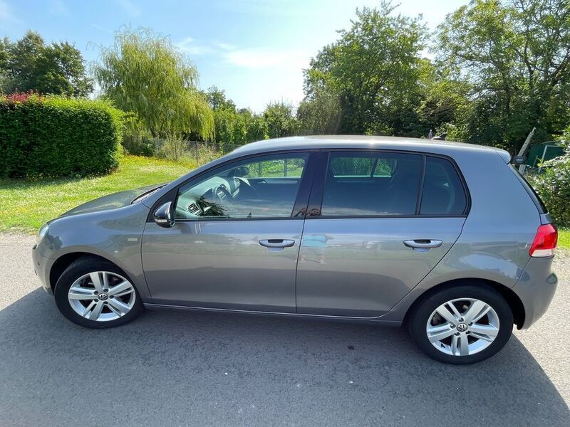 Grau Gebraucht 2012 VW Golf VII Match Limousine | 6.900 € (Fairer Preis) - Bild 1/4