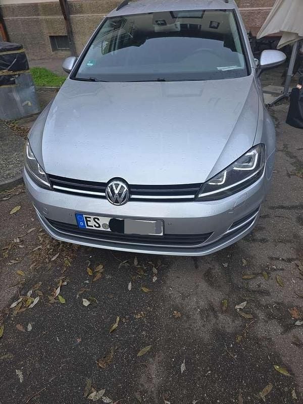 Silber Gebraucht 2016 VW Golf VII Comfortline Kombi | 8.000 € (Superpreis) - Bild 1/4