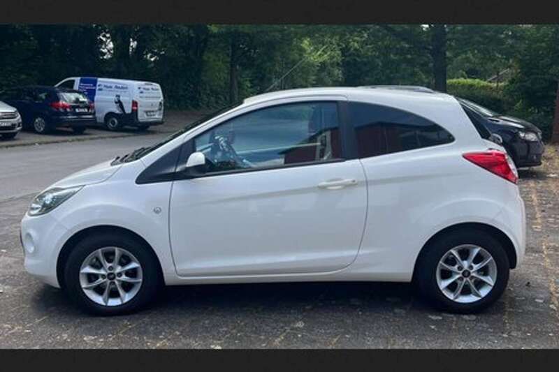 Weiß Gebraucht 2016 Ford Ka Kleinwagen | 4.900 € (Guter Preis) - Bild 1/4