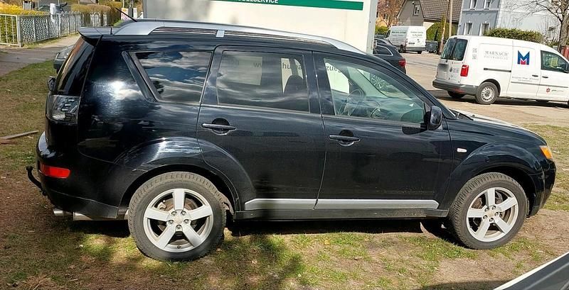 Gebraucht Mitsubishi Outlander 140 PS (102 kW) 2007 Schwarz SUV
