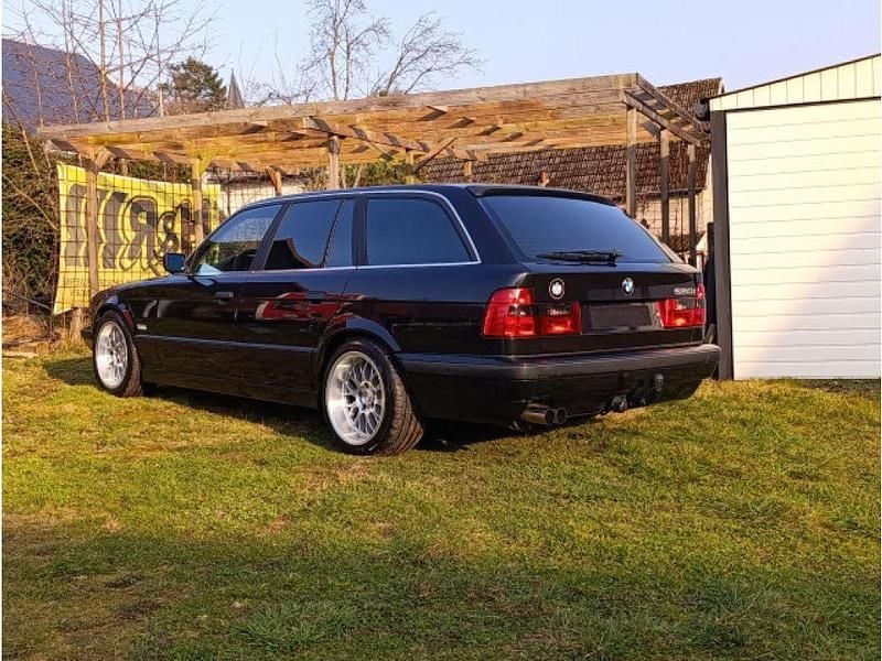 Usata BMW 520 150 CV (110 kW) 1996 Scharz (metallic) Station wagon
