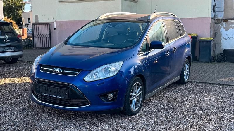 Blau Gebraucht 2015 Ford Grand C-Max Titanium Van / Kleinbus | 11.000 € (Fairer Preis) - Bild 1/4