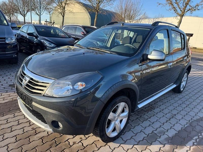 Gebraucht Dacia Sandero Stepway 84 PS (61 kW) 2012 Grau Limousine