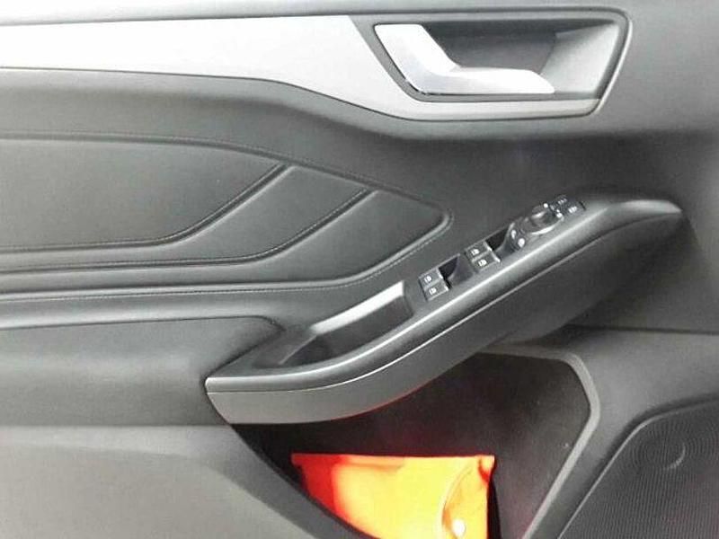 Gebraucht Ford Focus Cool & Connect 120 PS (88 kW) 2022 Weiß Limousine