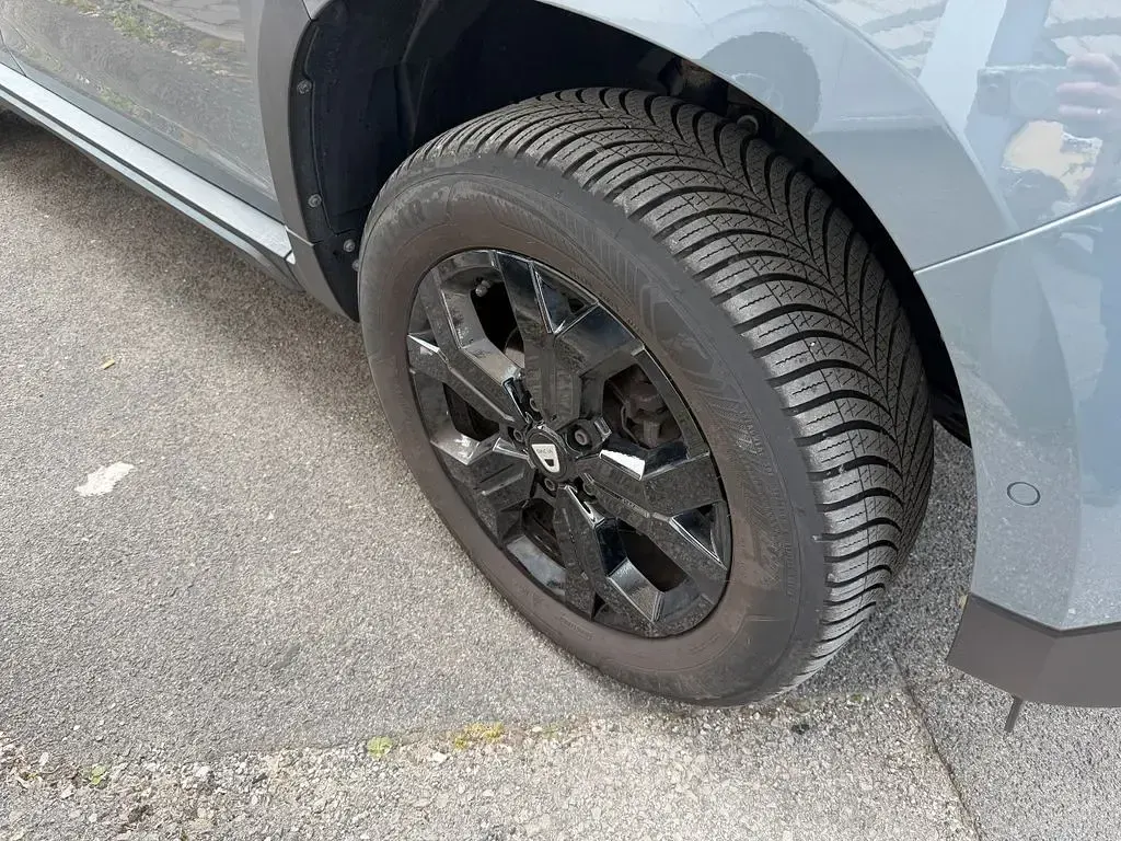 Gebraucht Dacia Duster Extreme 150 PS (110 kW) 2023 Grau SUV
