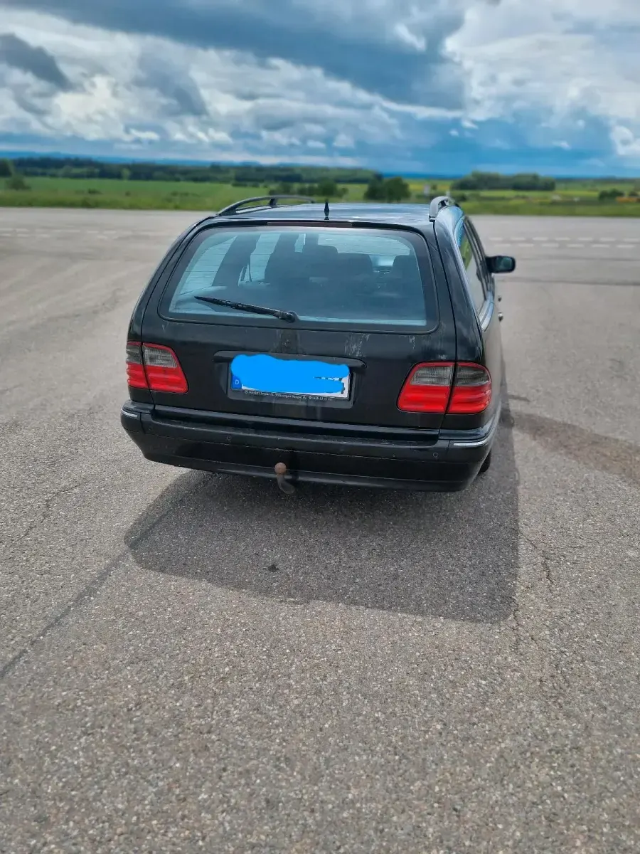 Gebraucht Mercedes E240 170 PS (125 kW) 2002 Schwarz Kombi