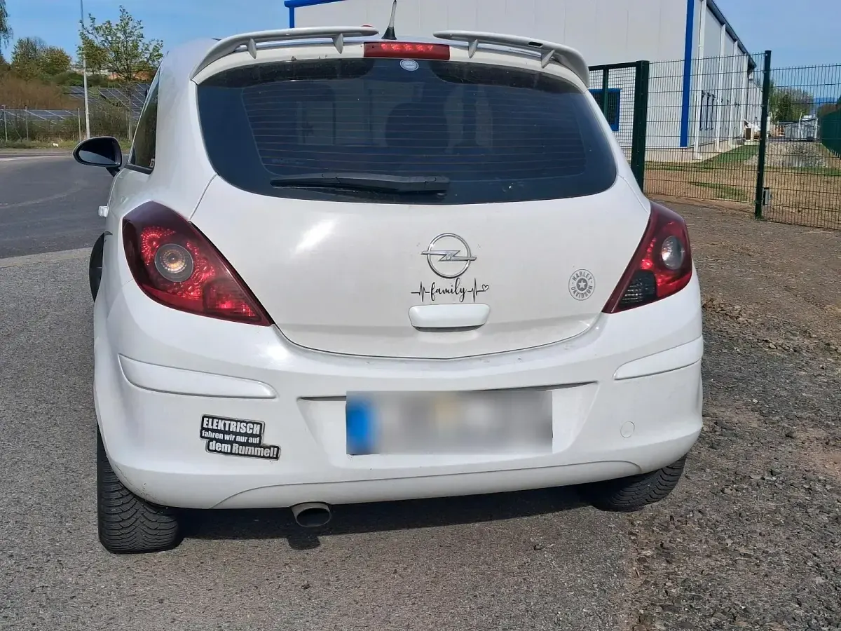 Gebraucht Opel Corsa 80 PS (58 kW) 2007 Weiß Kleinwagen