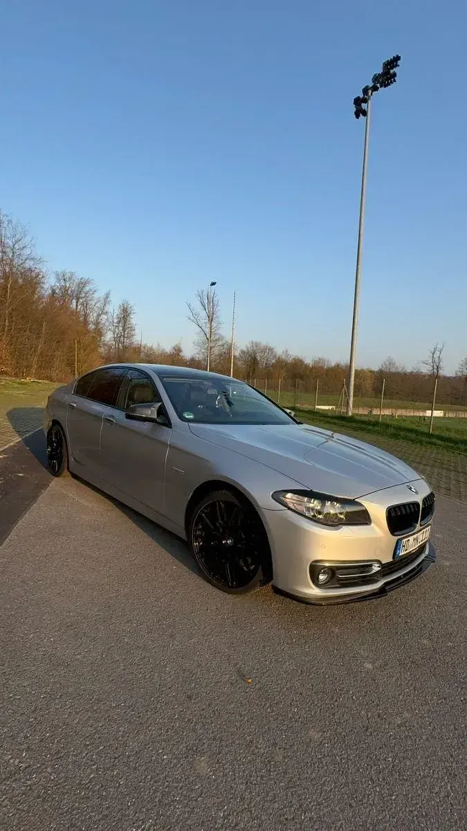 Gebraucht BMW 525 Luxury Line 218 PS (160 kW) 2014 Silber Limousine