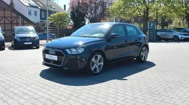 Używany Audi A1 Advanced Plus 150 KM (110 kW) 2021 Niebieski SUV