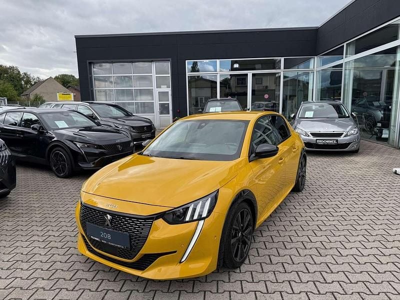 Gelb Gebraucht 2021 Peugeot 208 GT Kleinwagen | 17.990 € (Fairer Preis) - Bild 1/4