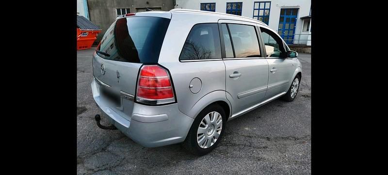 Gebraucht Opel Zafira 150 PS (110 kW) 2007 Silber Van / Kleinbus