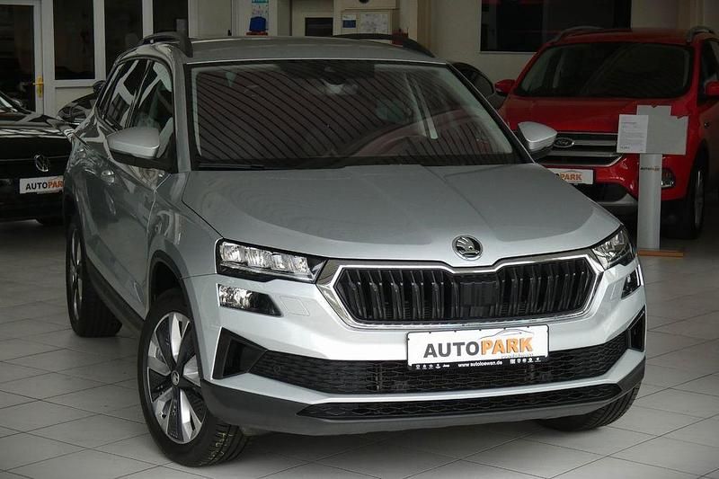 Grau Gebraucht 2022 Skoda Karoq Style SUV | 24.490 € (Superpreis) - Bild 1/4