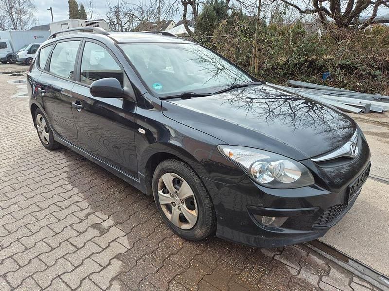 Gebraucht Hyundai i30 Comfort 109 PS (80 kW) 2010 Schwarz Kombi