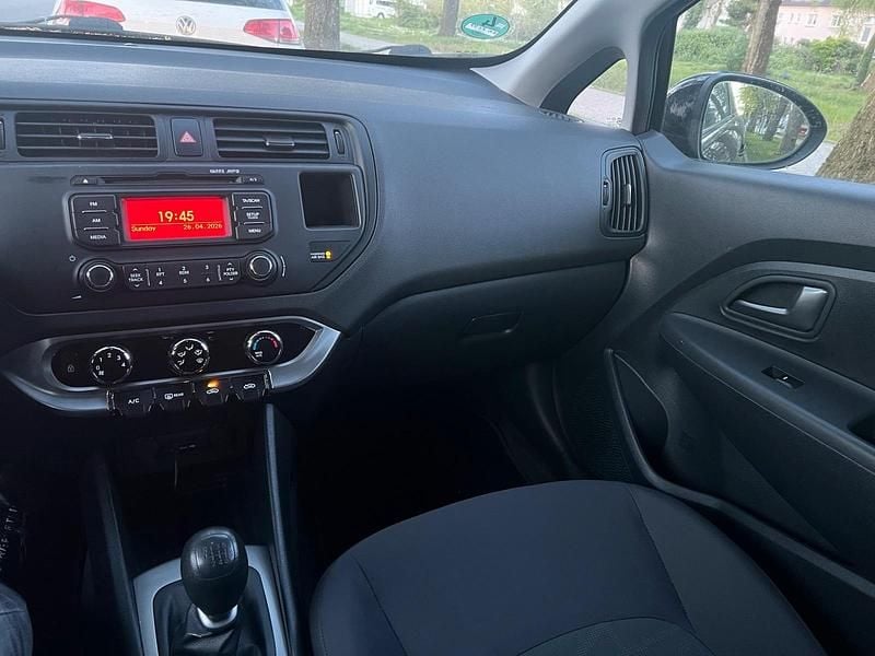 Używany Kia Rio Edition 7 75 KM (55 kW) 2012 Czarny Sedan/Limuzyna