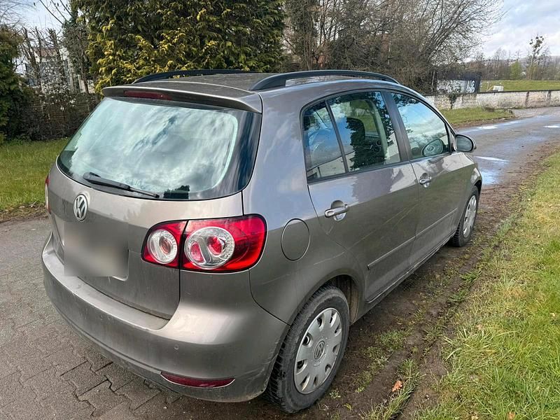 Gebraucht VW Golf Plus Cross 122 PS (89 kW) 2009 Braun Van / Kleinbus