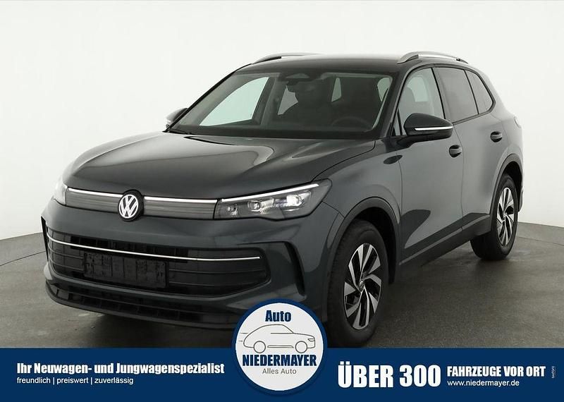 Delfin grau metallic Neu 2025 VW Tiguan Life SUV | 37.995 € (Superpreis) - Bild 1/4