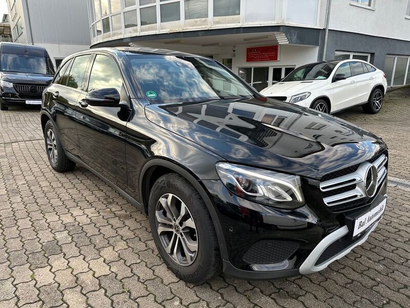Gebraucht Mercedes GLC350 258 PS (189 kW) 2017 Ung. schwarz  unilack SUV