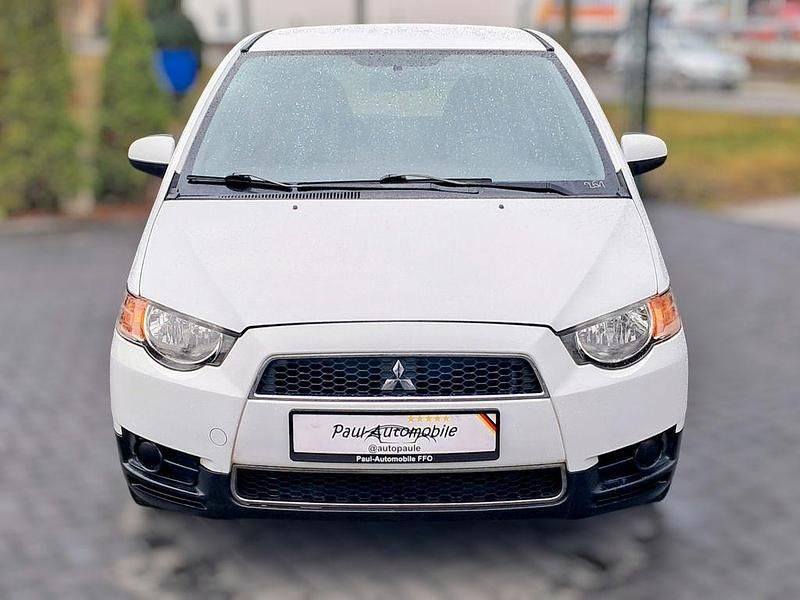 Gebraucht Mitsubishi Colt 75 PS (55 kW) 2011 Weiß Kleinwagen