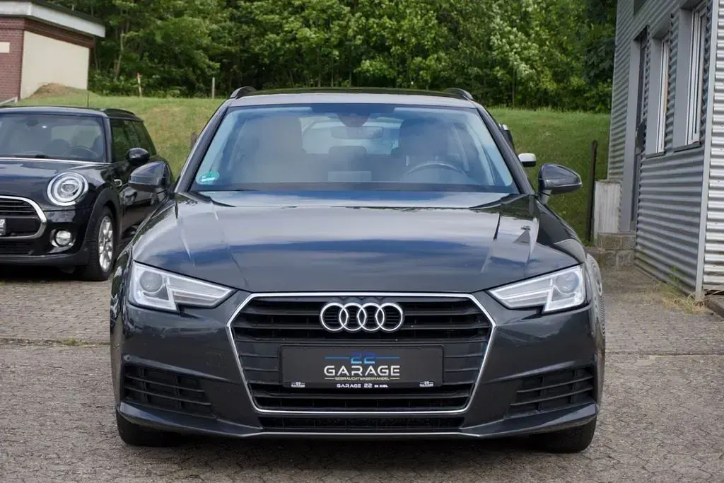 Gebraucht Audi A4 Ambiente 150 PS (110 kW) 2018 Grau Kombi
