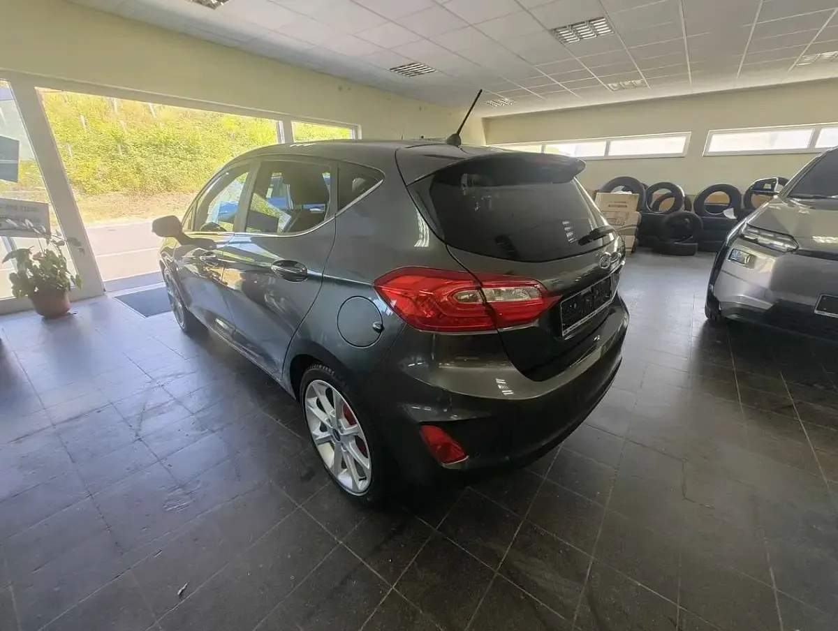 Gebraucht Ford Fiesta Titanium 101 PS (74 kW) 2019 Magneticgrau (metallic) Kleinwagen