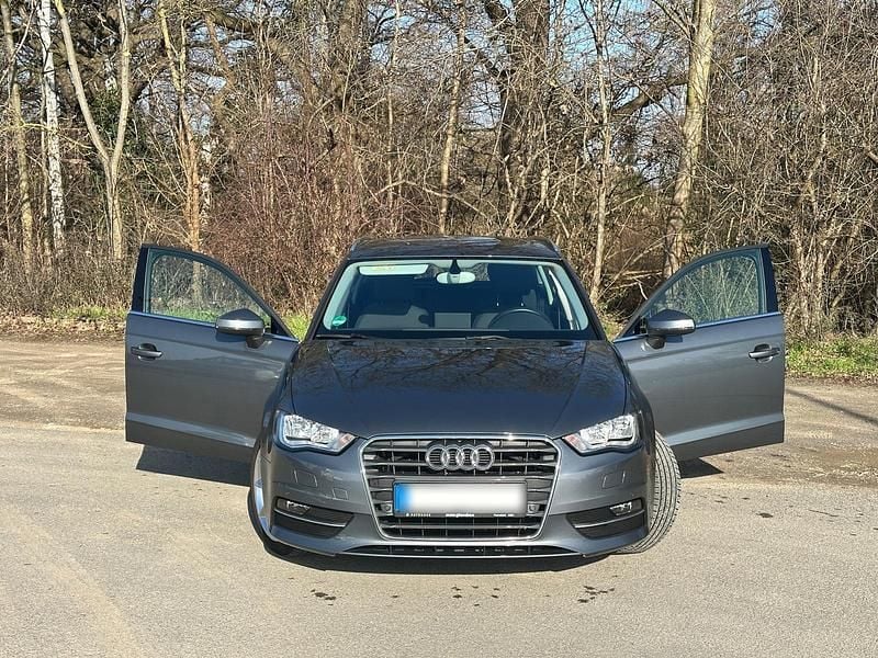 Gebraucht Audi A3 Attraction 179 PS (131 kW) 2015 Grau Limousine