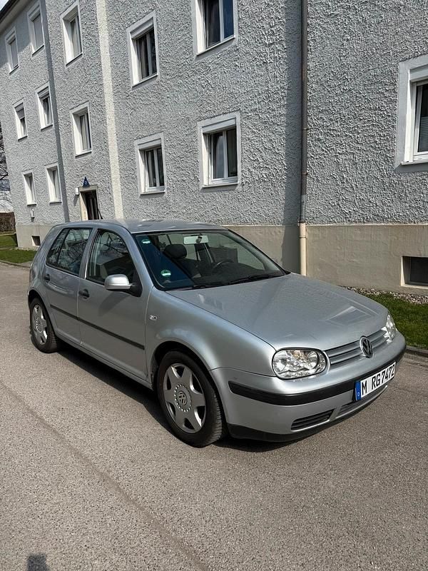 Gebraucht VW Golf IV 2001 Silber Kleinwagen
