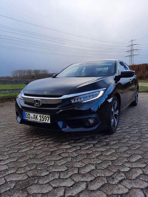 Schwarz Gebraucht 2018 Honda Civic Executive Limousine | 17.250 € (Etwas zu teuer) - Bild 1/4