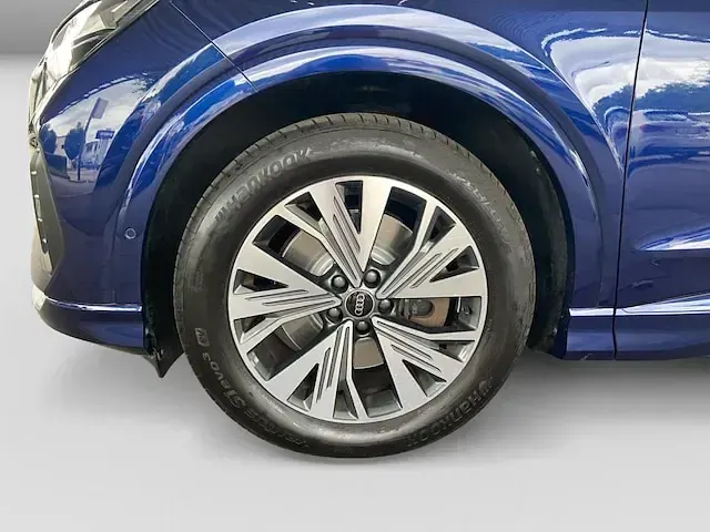 Gebraucht Audi Q4 e-tron Advanced 150 kW (204 PS) 2023 Navarrablau metallic SUV