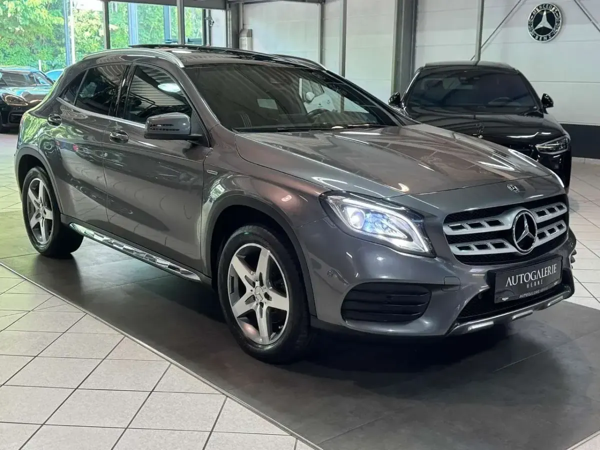 Gebraucht Mercedes GLA220 AMG line 177 PS (130 kW) 2018 Grau SUV