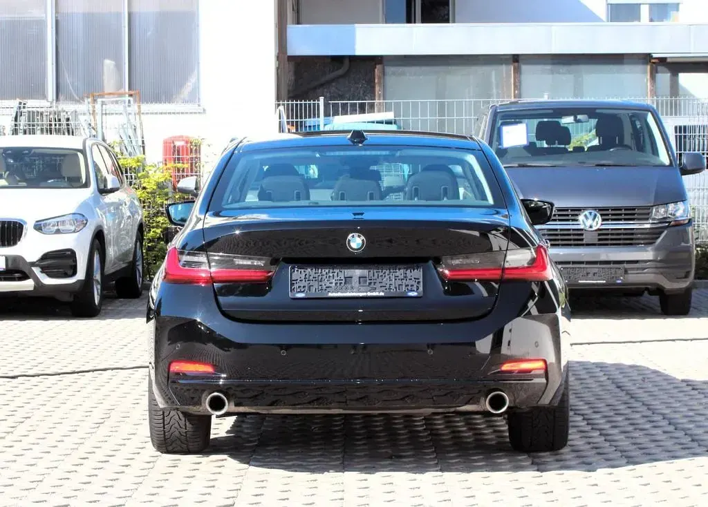 Gebraucht BMW 318 156 PS (114 kW) 2024 Schwarz Limousine