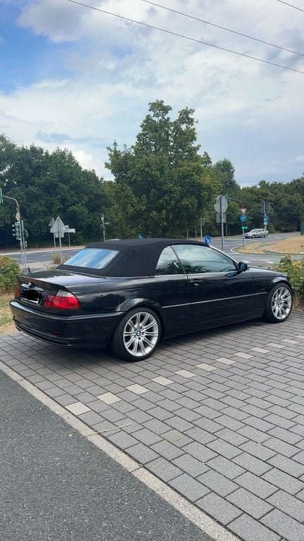 Gebraucht BMW 320 Cabriolet 170 PS (125 kW) 2001 Schwarz Cabrio
